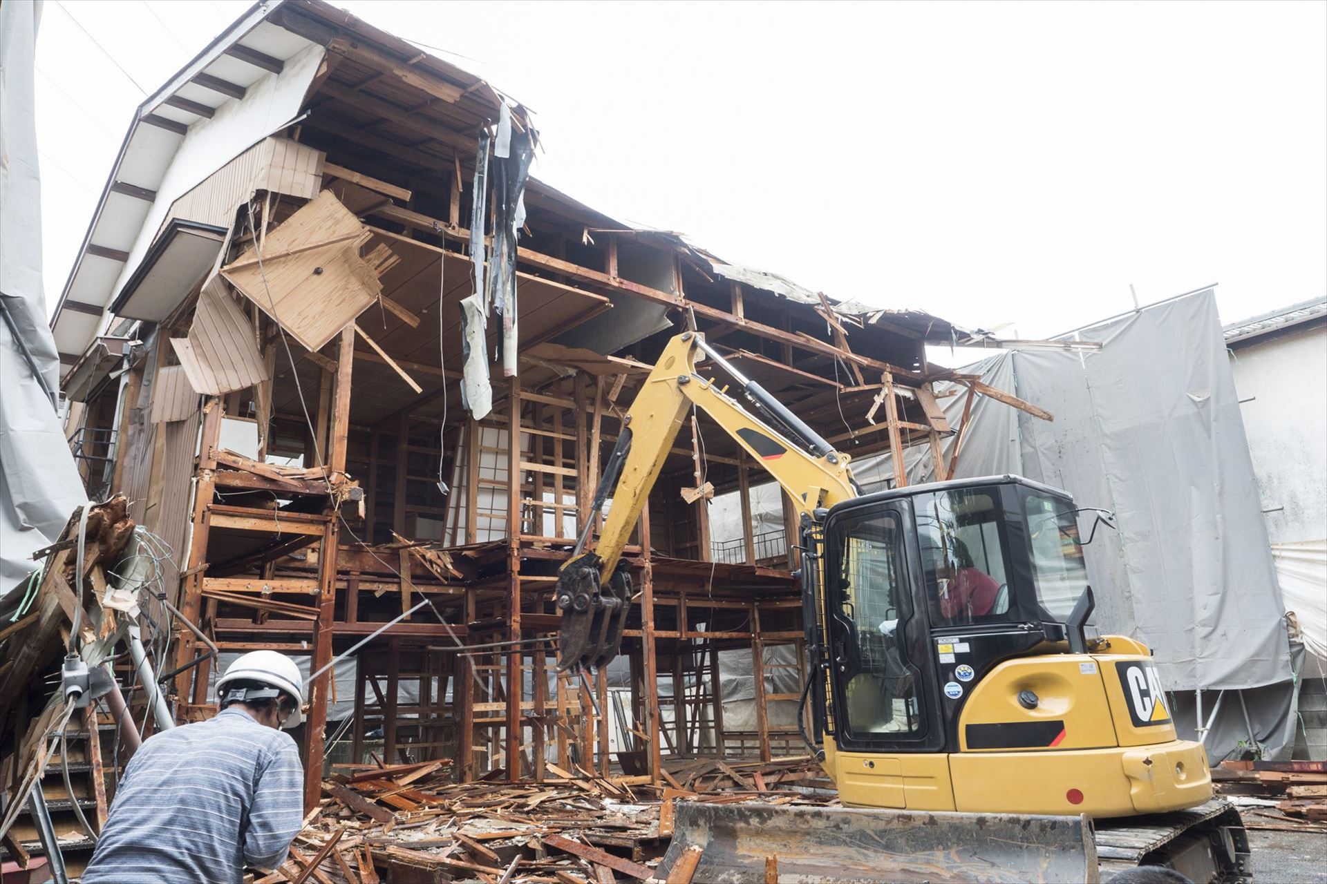 一戸建ての解体現場_R (1)